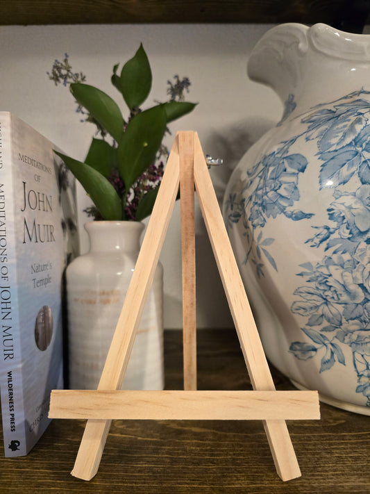 Mini wooden easel for desktop display